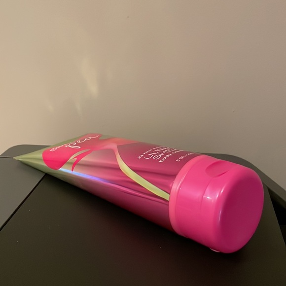 Bath & Body Works Sweet Pea 24 Hour Moisture Ultra Shea Body Cream 8oz - Picture 4 of 7